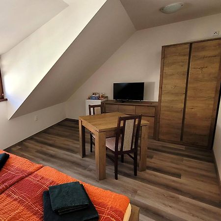Penzion A Wellness U Trebonske Madony Exterior foto